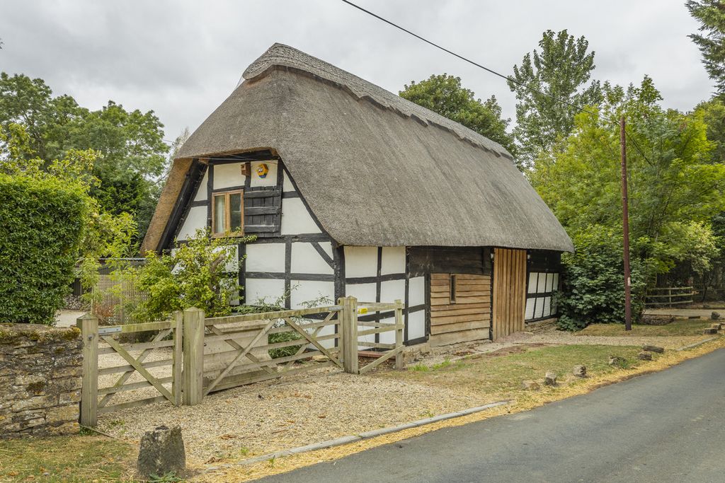 Property photo 3 of 47