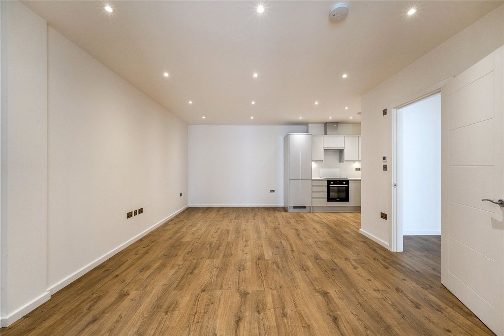 Property photo 3 of 15 Dining Area