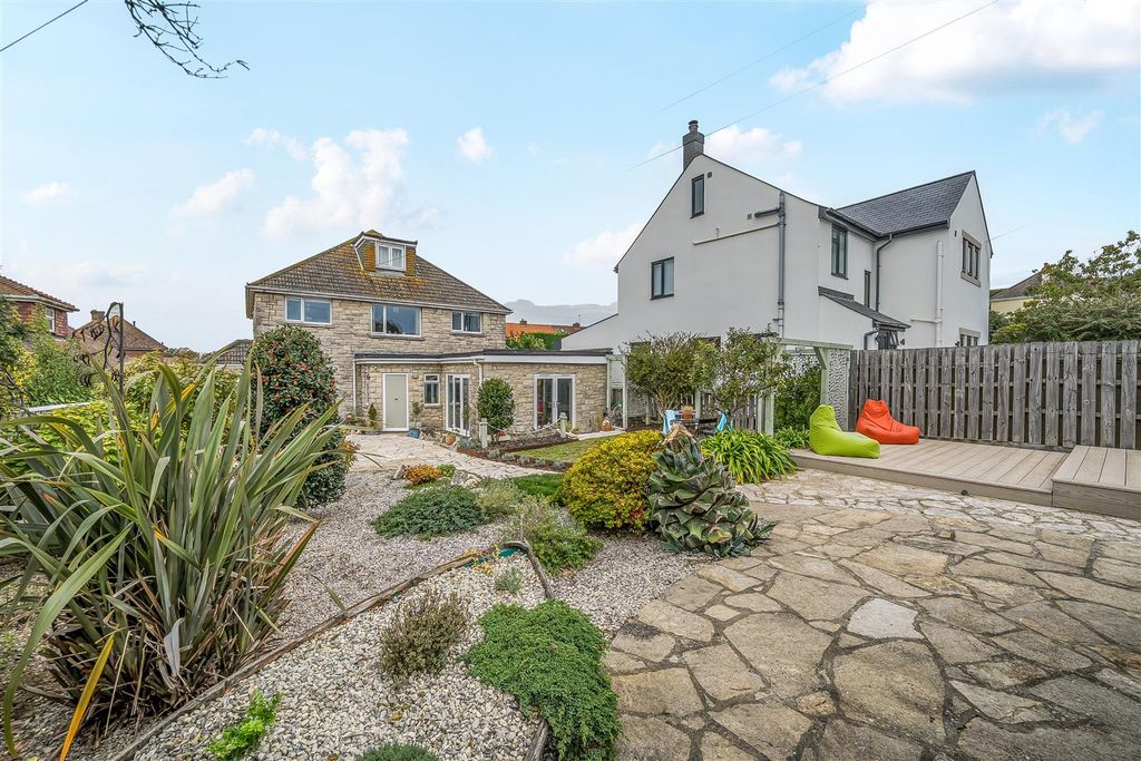 Property photo 3 of 18 1361965-15-68De9F4Ae4d8F.Jpg