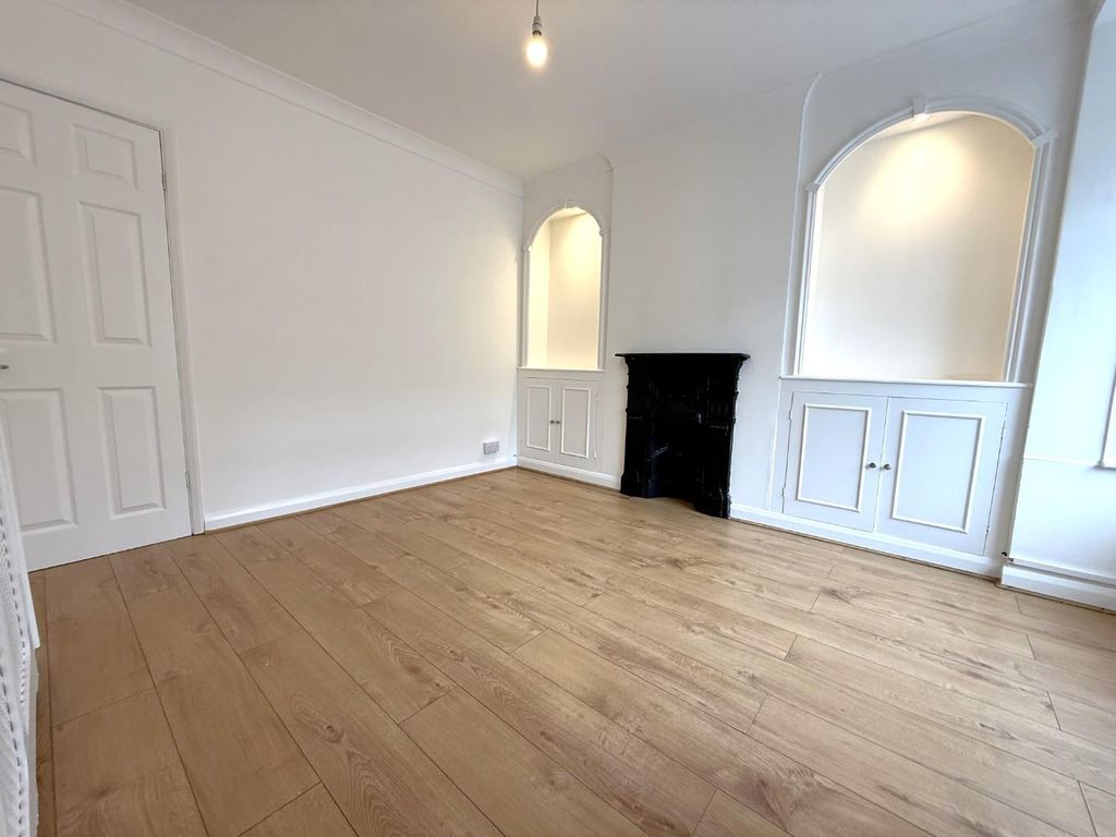 Property photo 2 of 12 Living Room