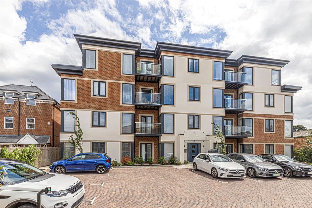 Property photo 1 of 11