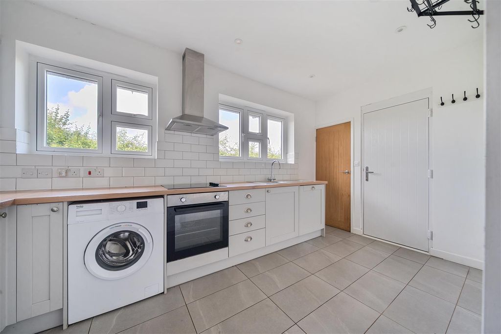Property photo 3 of 8 1464860-34-6A0d8Dad59F9E-Arw-1.Jpg