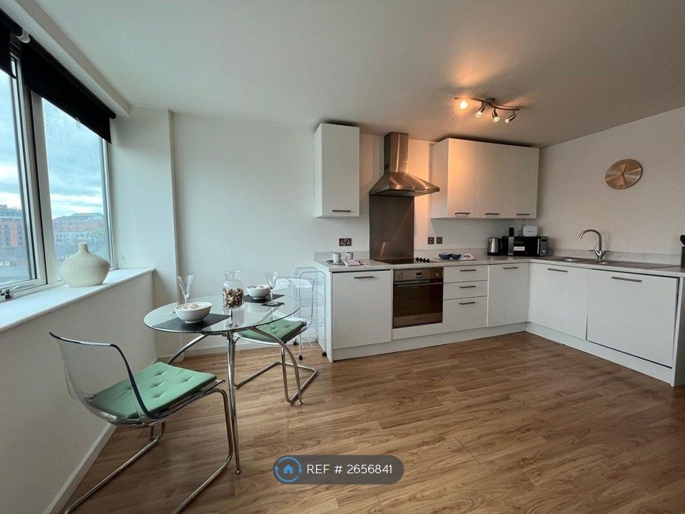 Property photo 1 of 16 Kitchen / Dining Area