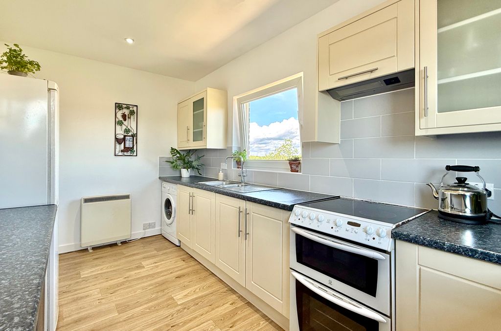 Property photo 3 of 16 Img_6285