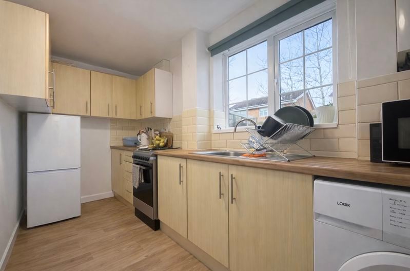 Property photo 3 of 8 Photo 12