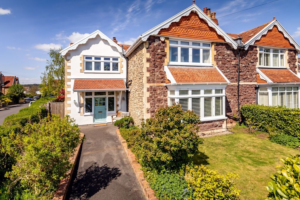 Property photo 1 of 17 External