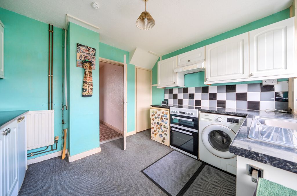 Property photo 3 of 12 15217037