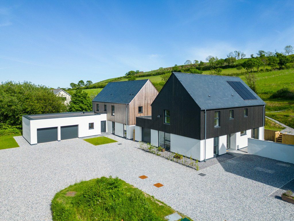 Property photo 1 of 12 External