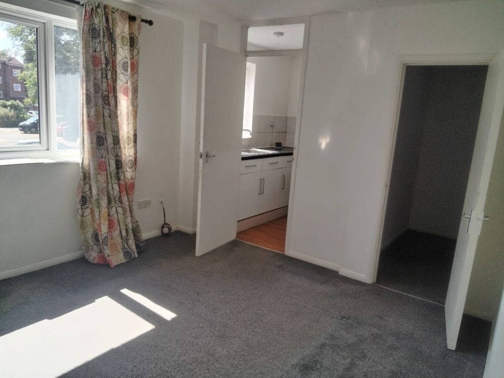 Property photo 2 of 7 Gallery