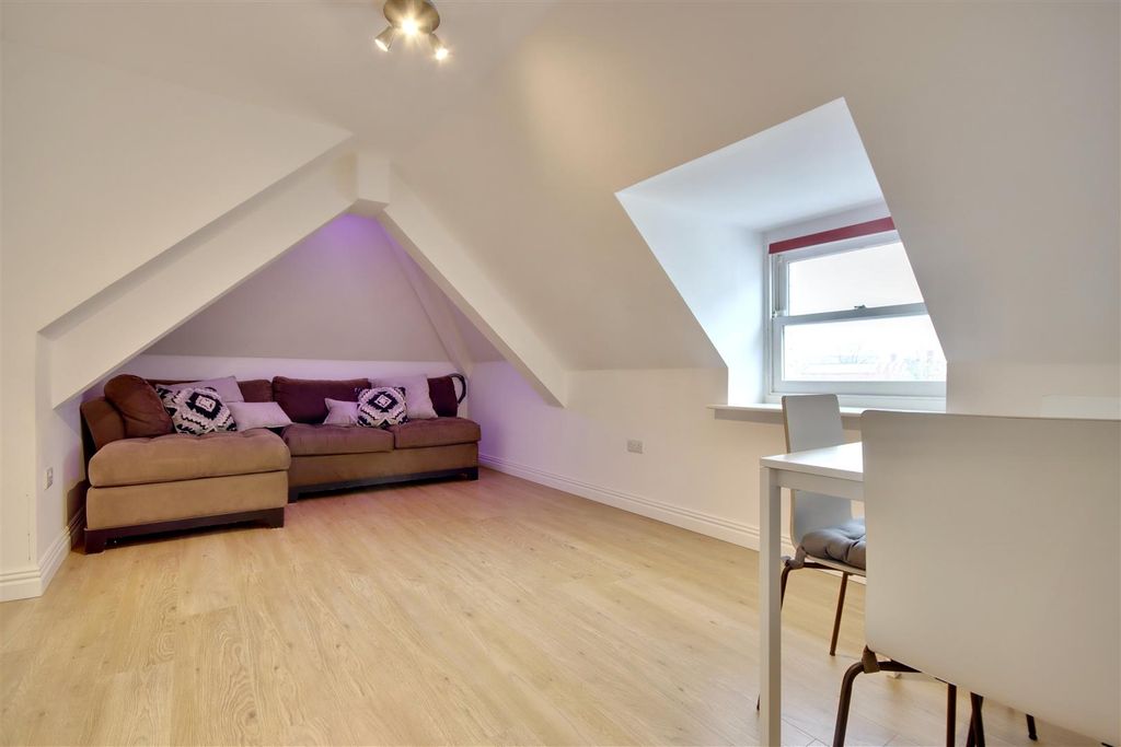Property photo 1 of 11 45Cf1268-9C32-4A16-9F39-0B1E05D17Daa_1_201_A.Jpeg