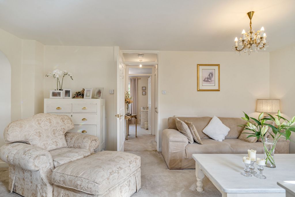 Property photo 3 of 13