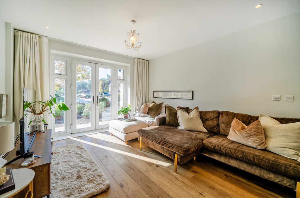 Property photo 2 of 12 1530370-15-1A134d...