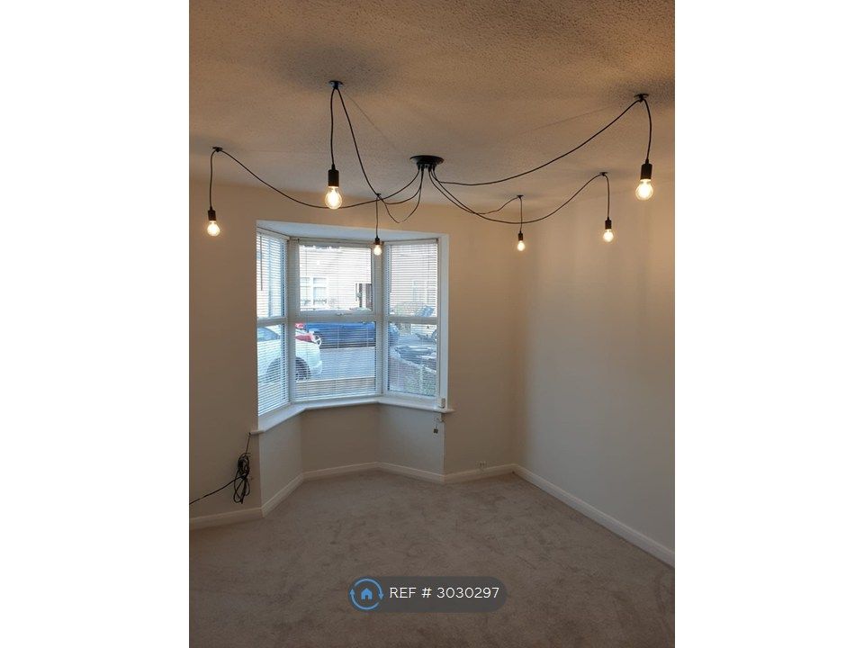 Property photo 1 of 9 Living Room