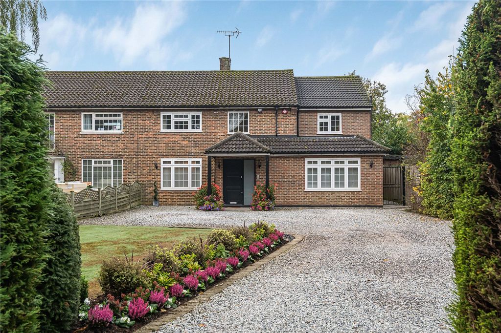 Property photo 1 of 36 Picture No. 04