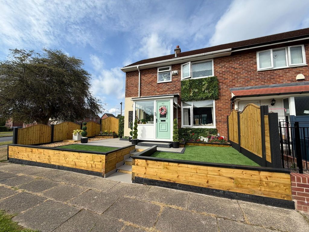 Property photo 2 of 37