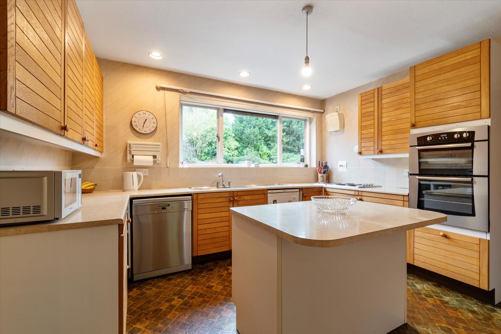 Property photo 3 of 22 Image