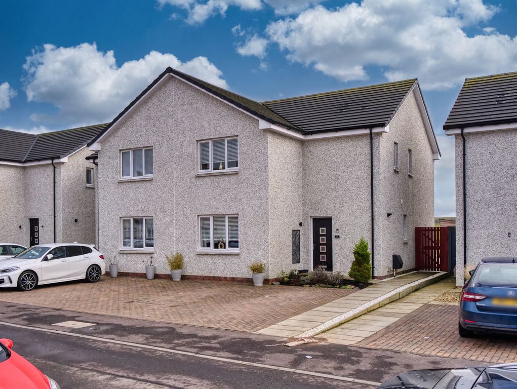 Property photo 1 of 27 3 Bedroom Semi Detached Villa