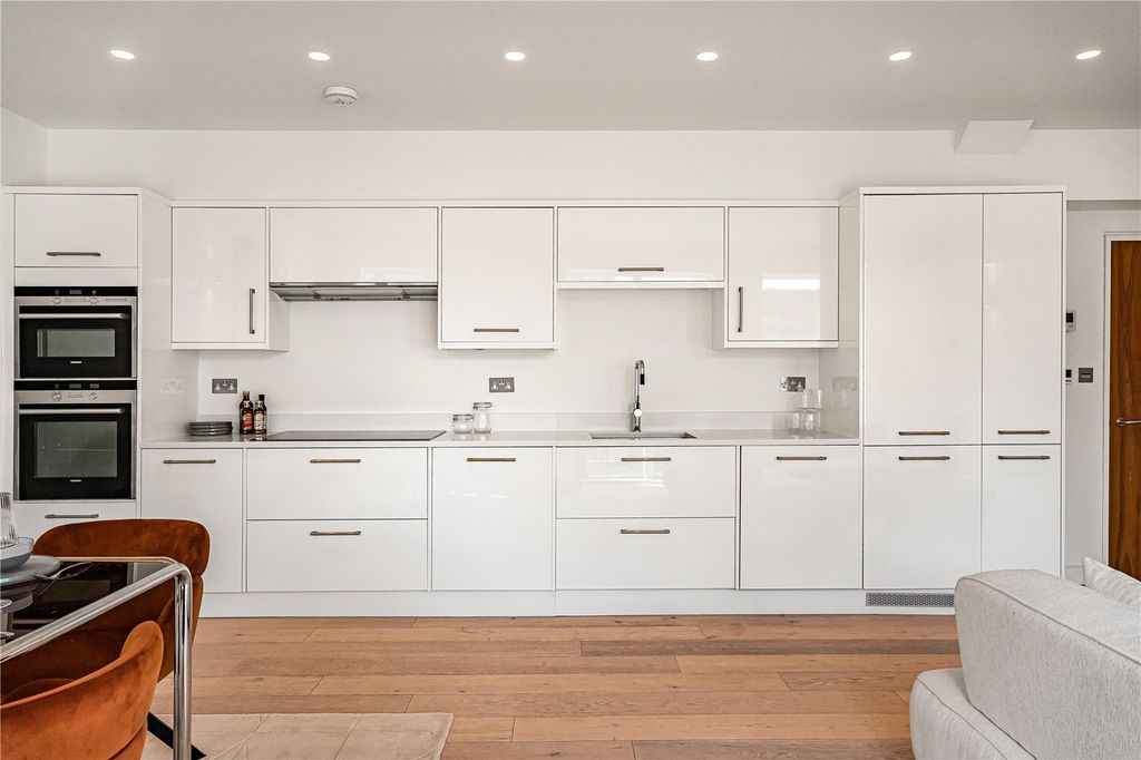 Property photo 2 of 19 Kitchen