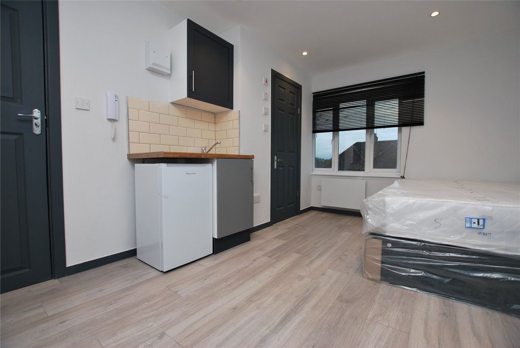 Property photo 2 of 19 Picture No. 37