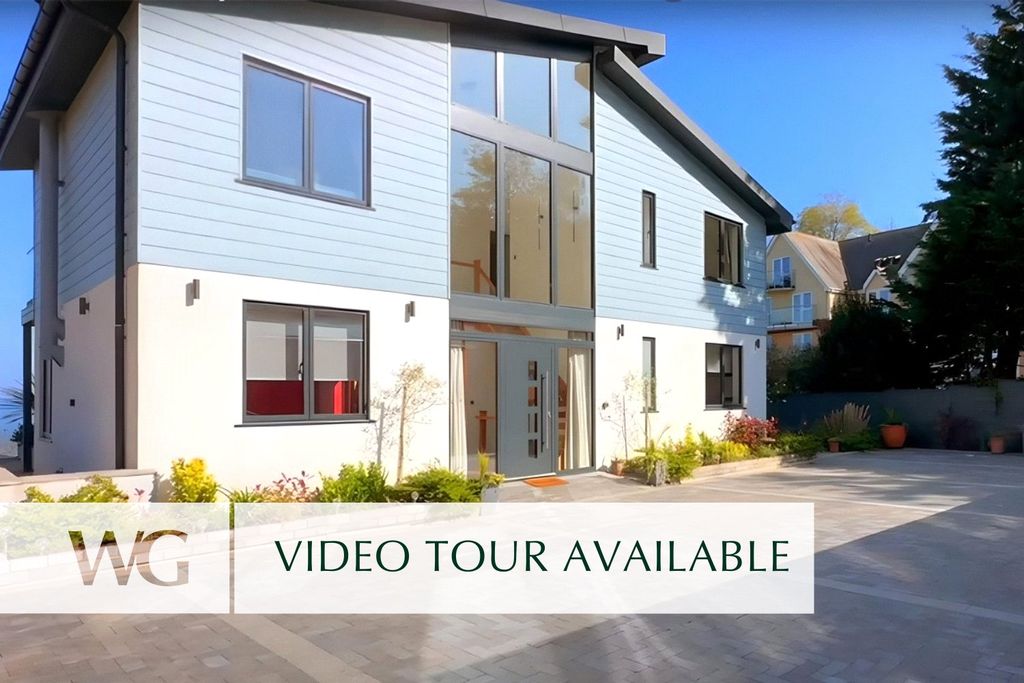 Property photo 1 of 8 External Finish