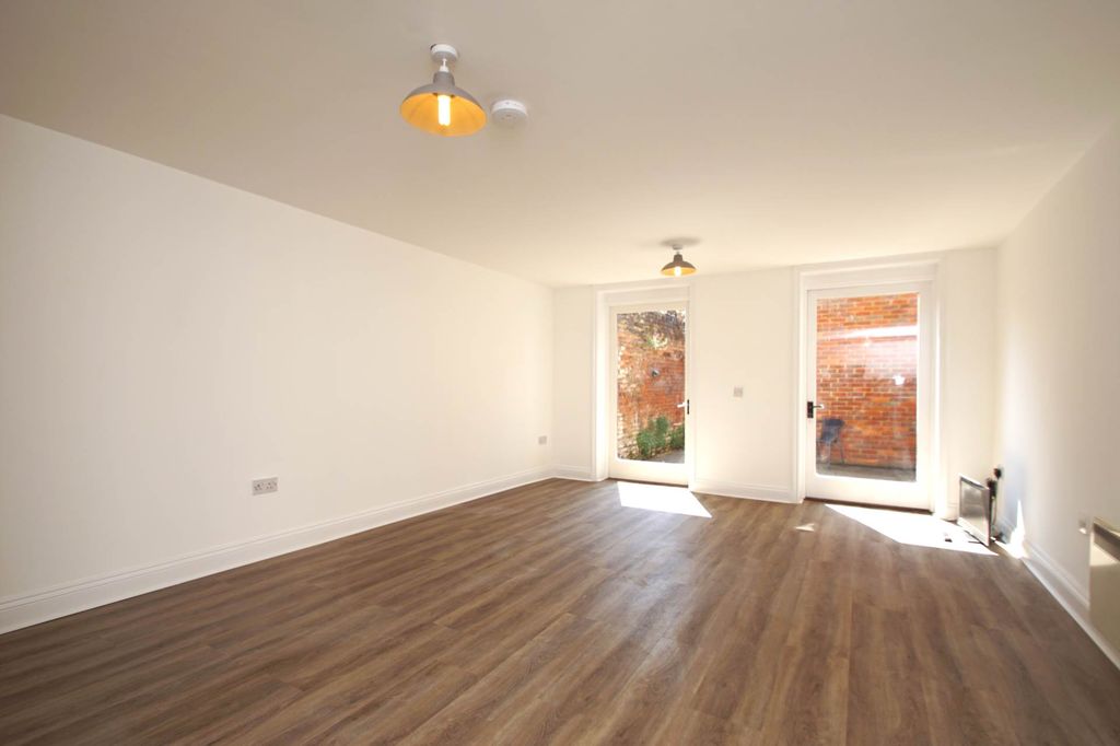 Property photo 3 of 6 Photo