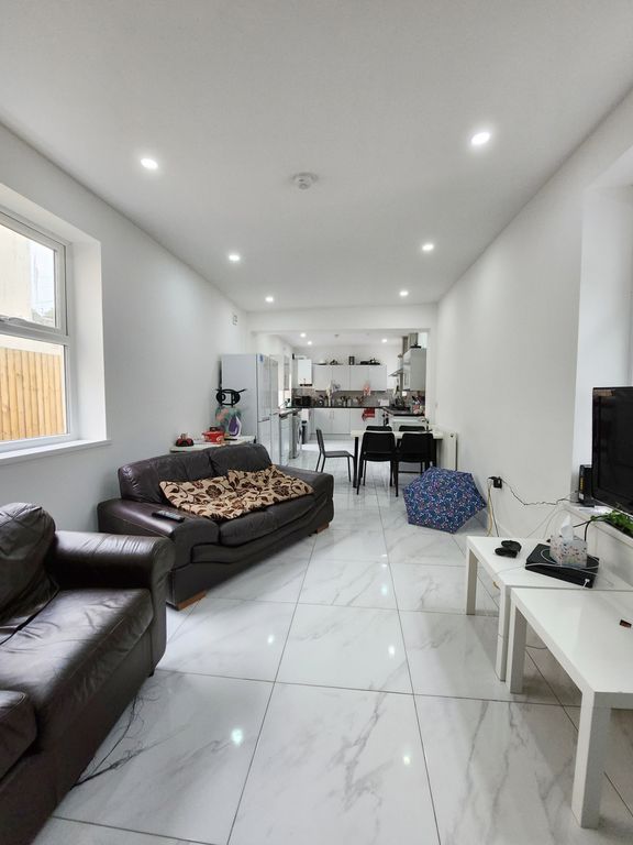 Property photo 3 of 4 Photo 4