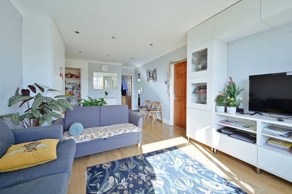 Property photo 2 of 14