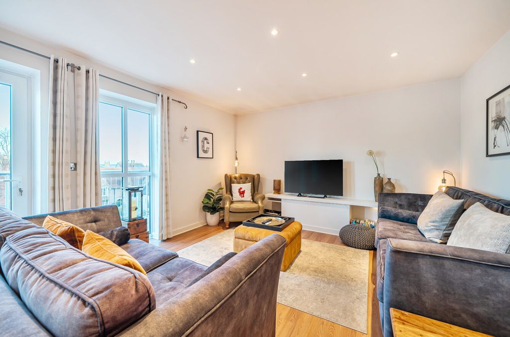 Property photo 2 of 13 1387615-22-69399F...