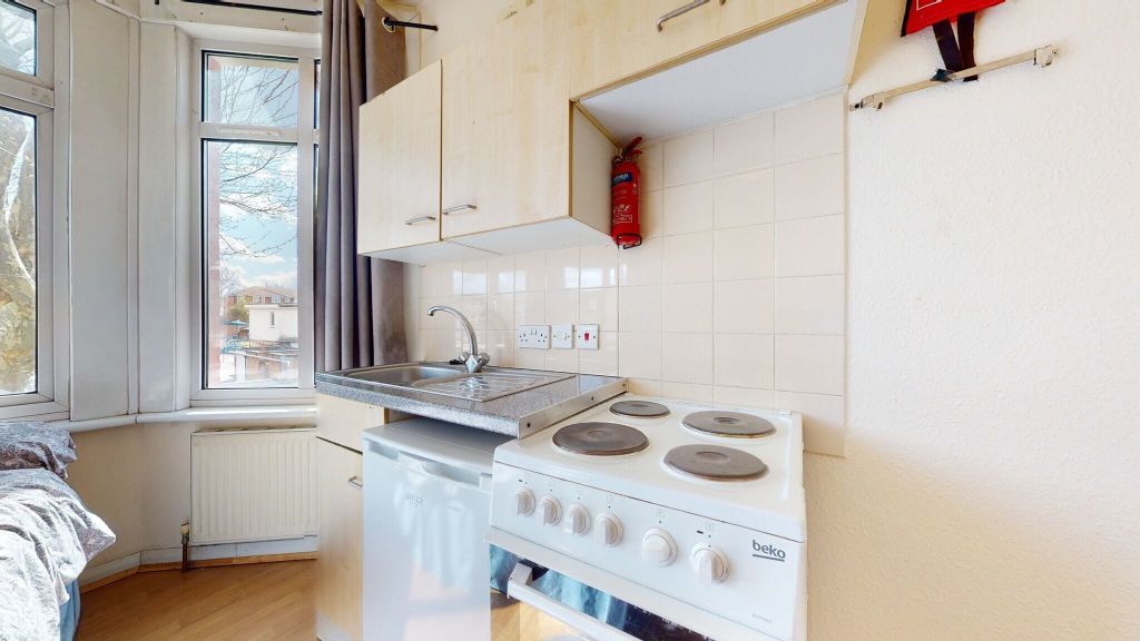 Property photo 2 of 8 Kitchen