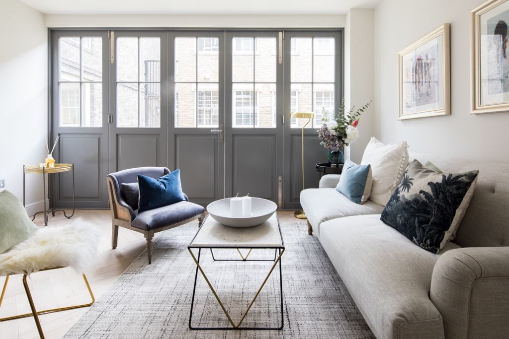 Property photo 2 of 12 Livingroom-3Bed-R...