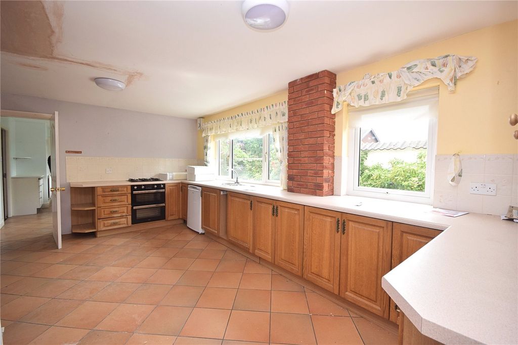 Property photo 2 of 17 Picture No. 10