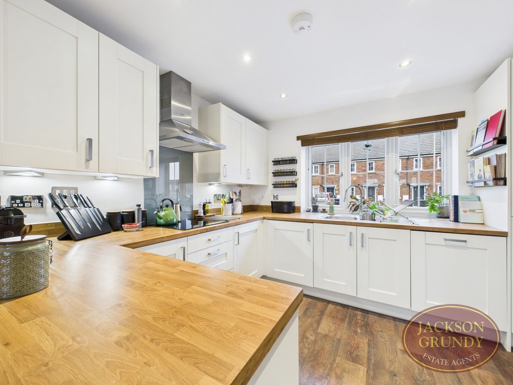 Property photo 3 of 17 Willow Brook