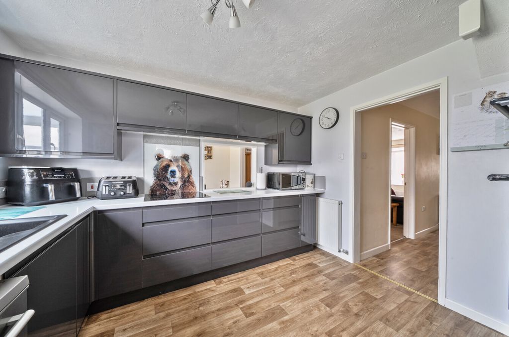 Property photo 3 of 24 Kitchen