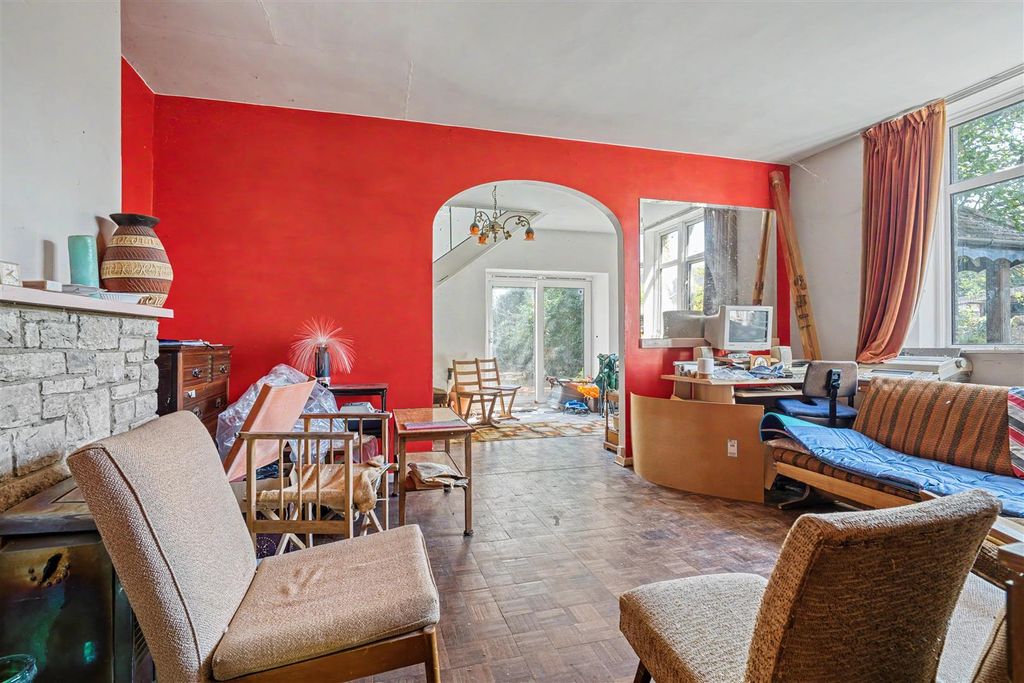 Property photo 3 of 10