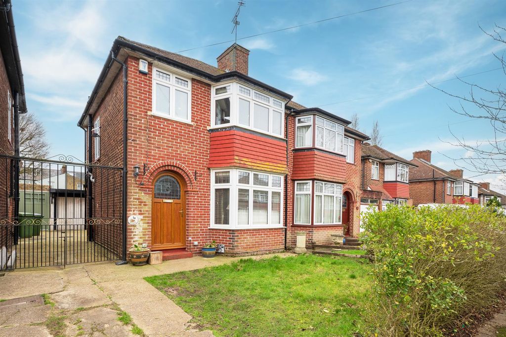 Property photo 1 of 17