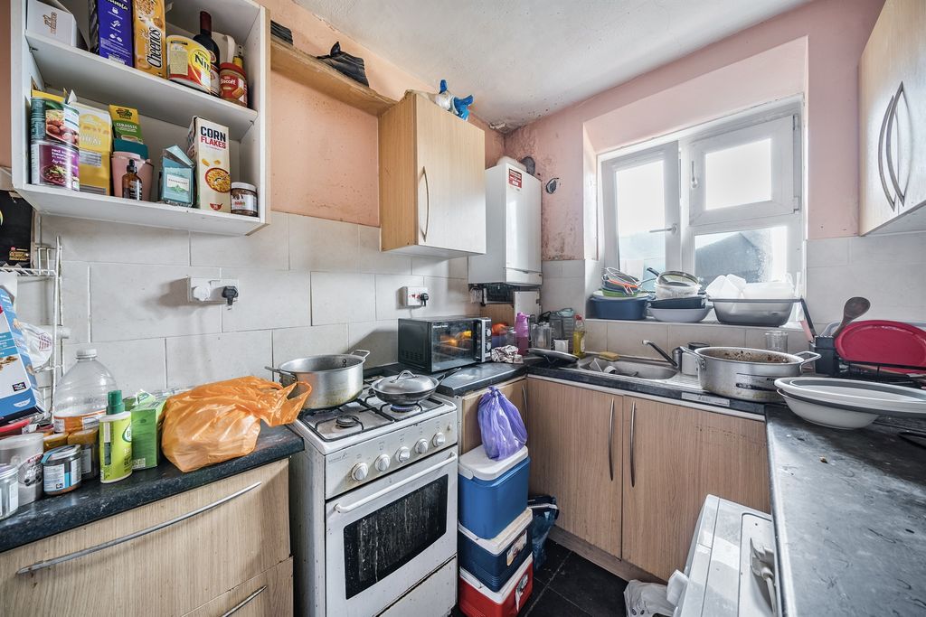 Property photo 3 of 12