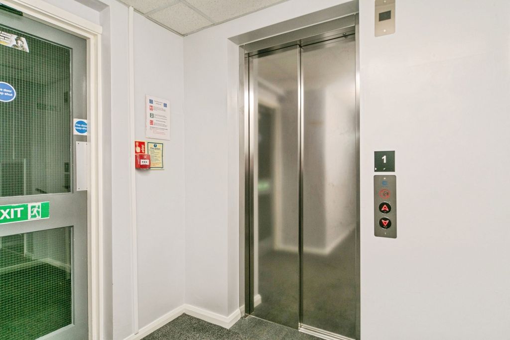 Property photo 2 of 20 Pbox-Img.Jpg
