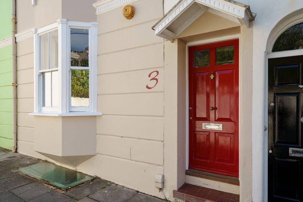 Property photo 1 of 44