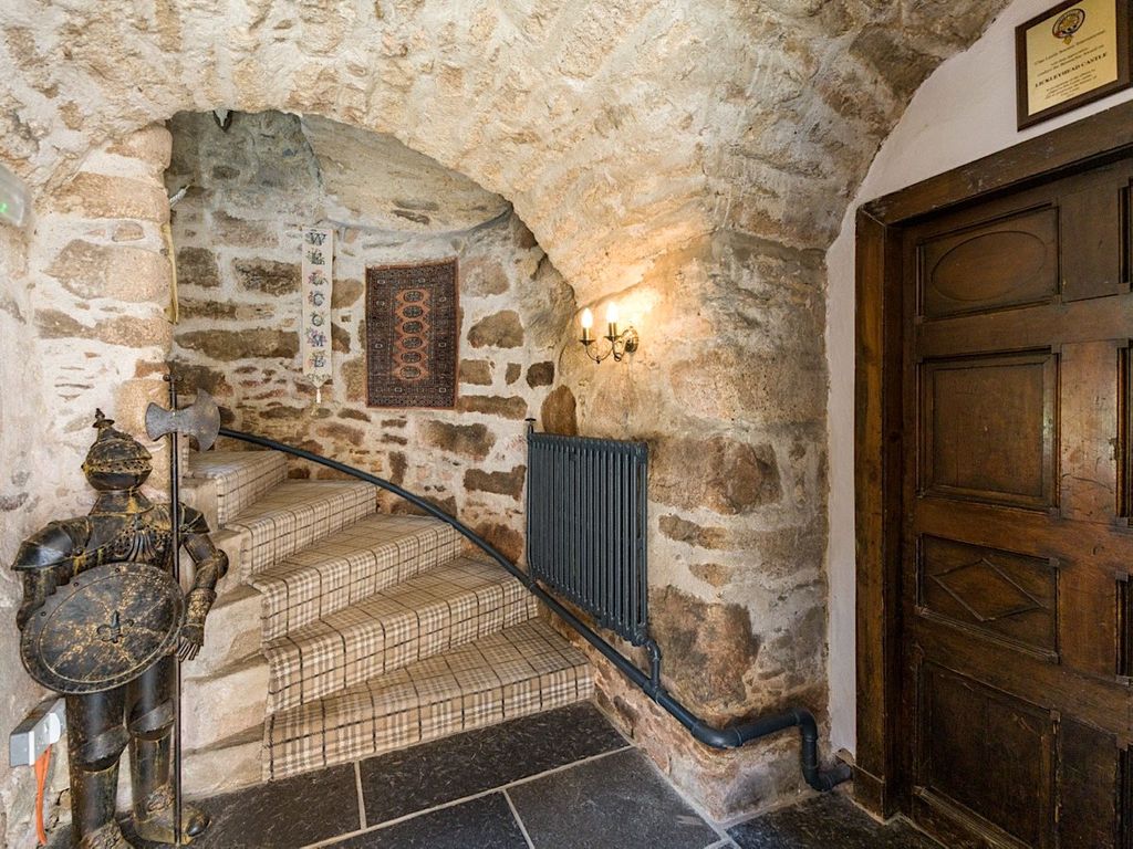 Property photo 3 of 22 Entranceway