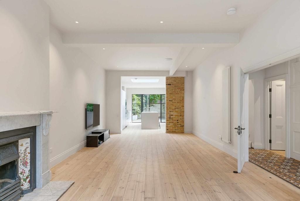 Property photo 2 of 15 Feldenstreet35-062.Jpg