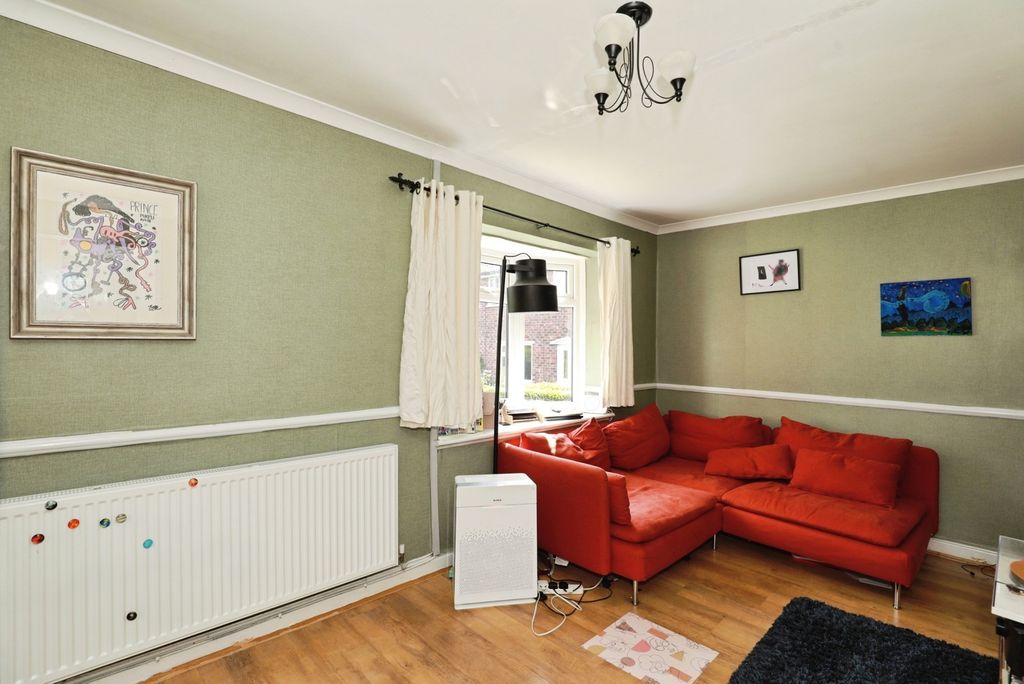 Property photo 2 of 12 Photo