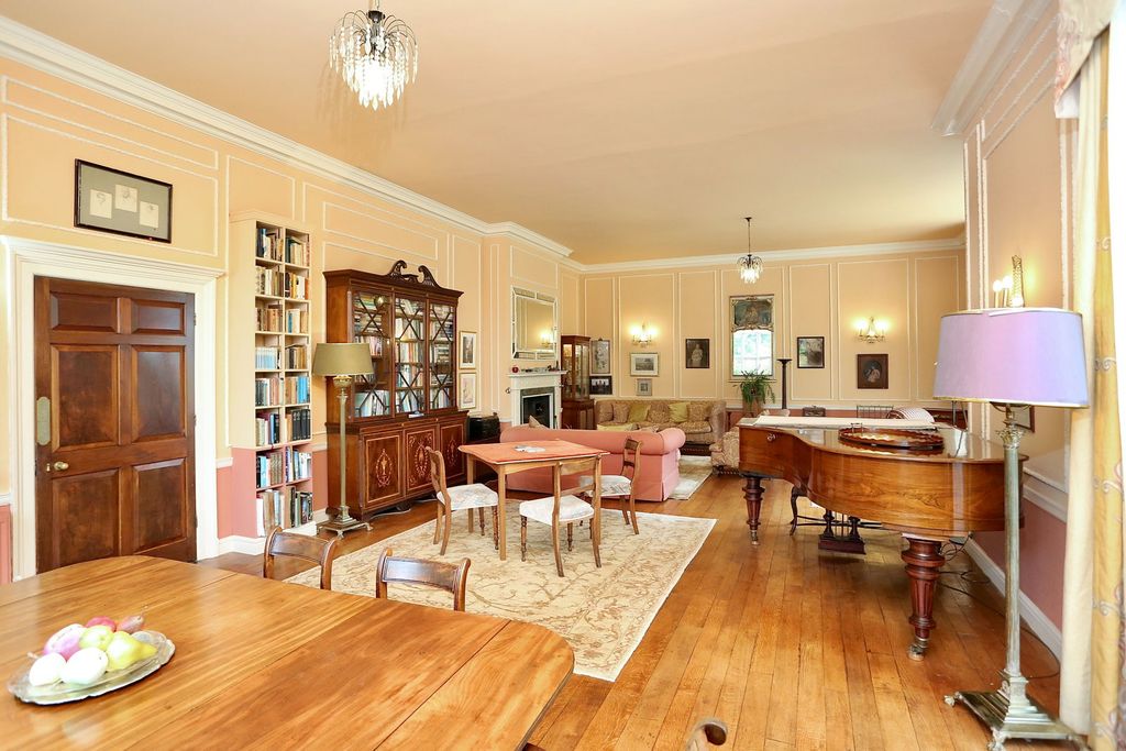 Property photo 3 of 54
