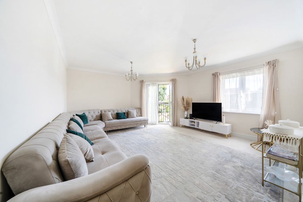 Property photo 2 of 24 1321195-1-686Cf85...