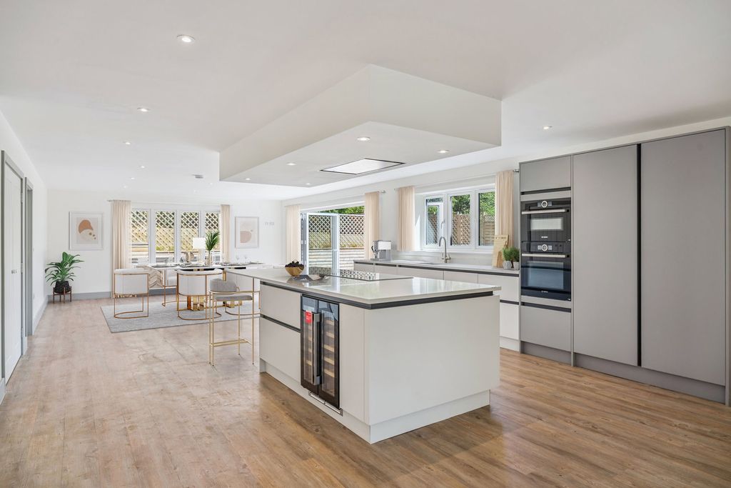 Property photo 3 of 24