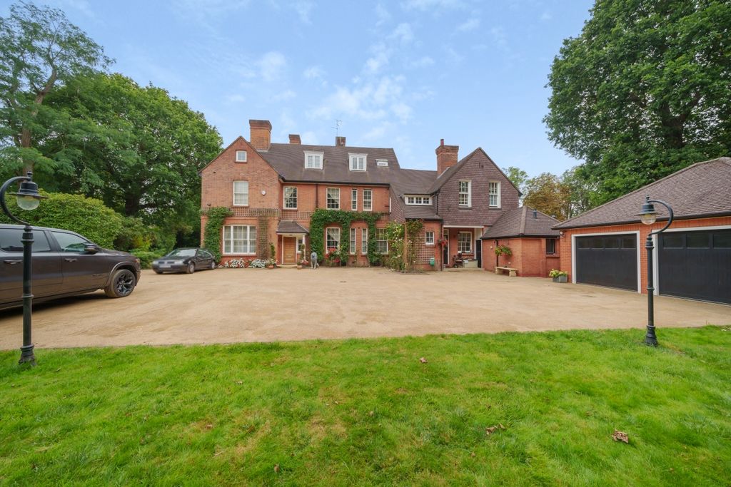 Property photo 1 of 33