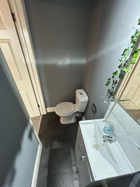 Property photo 3 of 6