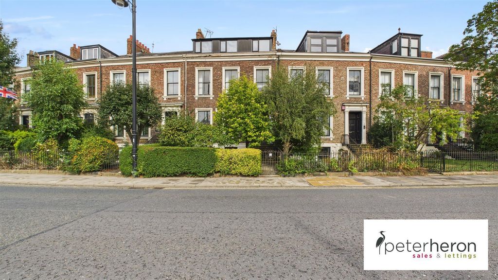 Property photo 1 of 13 Front External