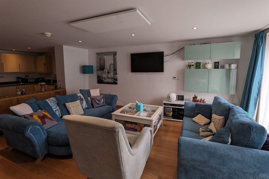 Property photo 3 of 10