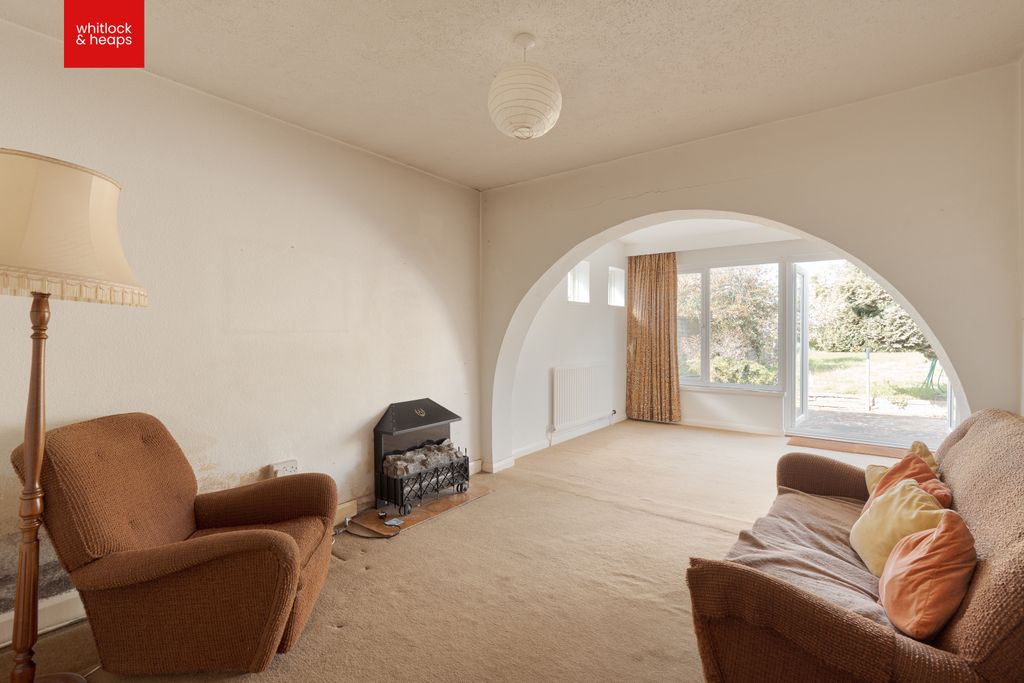 Property photo 3 of 11