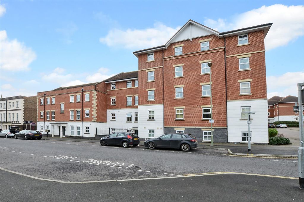 Property photo 1 of 11